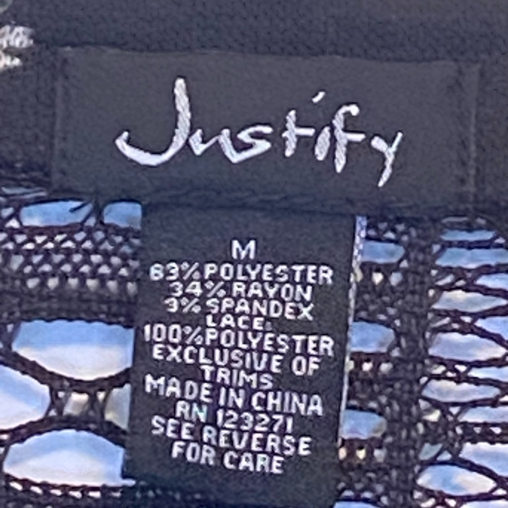 Justify Women's Floral Black Blouse‎   Sz M - NWT - Picture 6 of 6